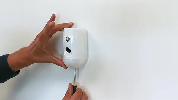 Installation du détecteur de mouvement avec caméra intégrée